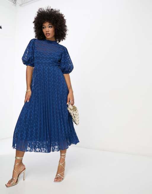 Perforatie Dwars zitten Uitsluiten ASOS DESIGN high neck pleated chevron dobby midi dress with puff sleeve in  navy | ASOS