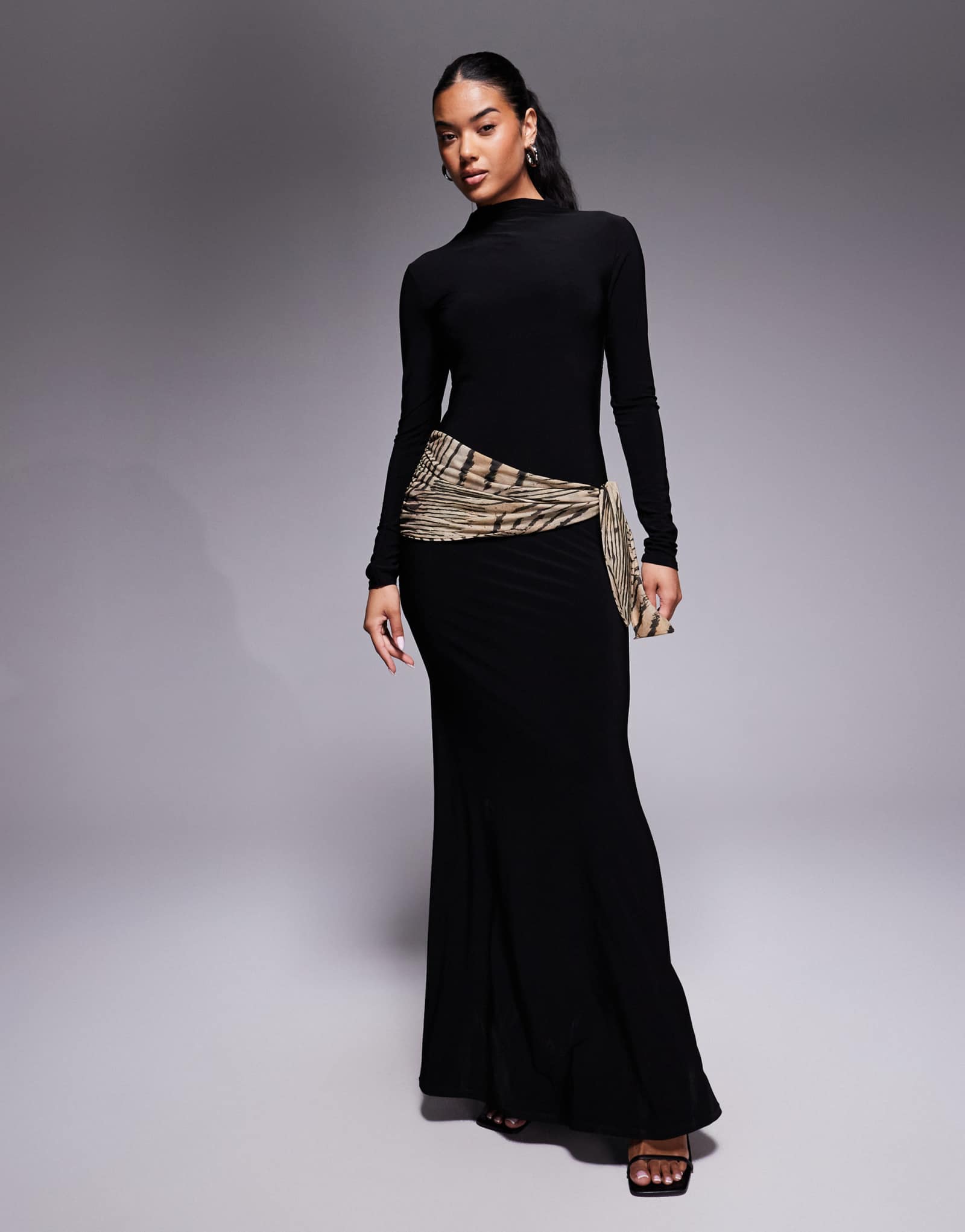 Макси-платье черного цвета с высоким воротом, открытой спиной и принтованным шарфом от ASOS DESIGN