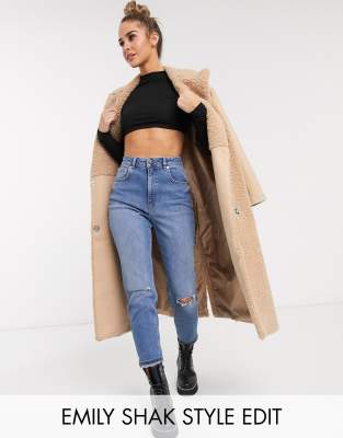 knee slash jeans