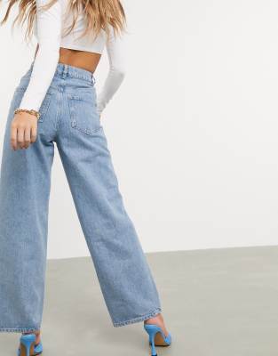 relaxed high waisted jeans