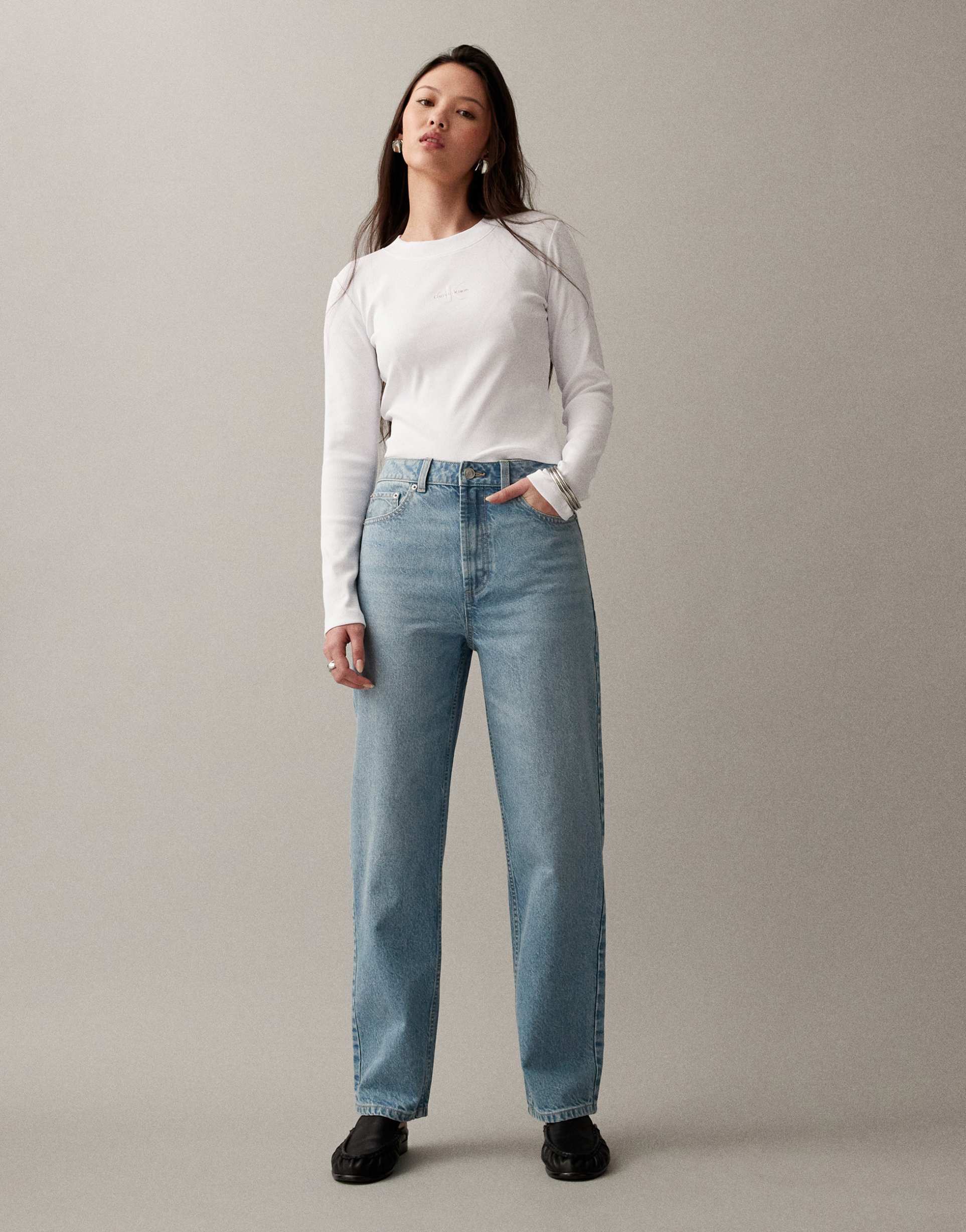 asos design high rise relaxed mom jeans in mid blue