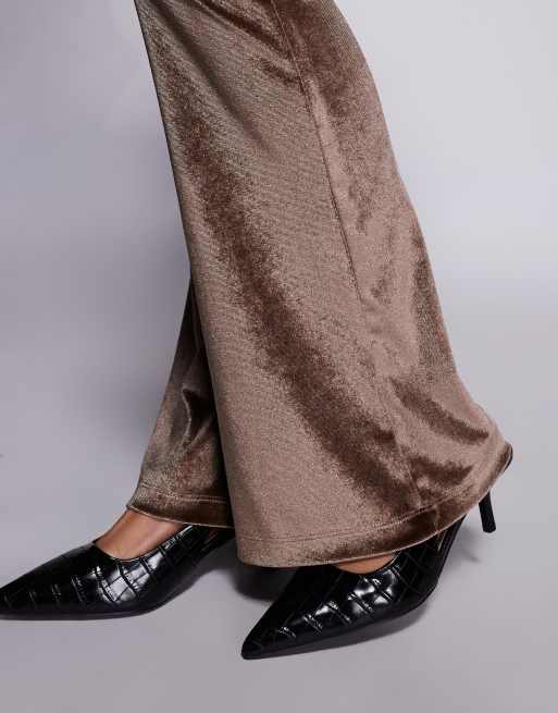 ASOS DESIGN high rise velvet skinny flare in brown, 4 of 5