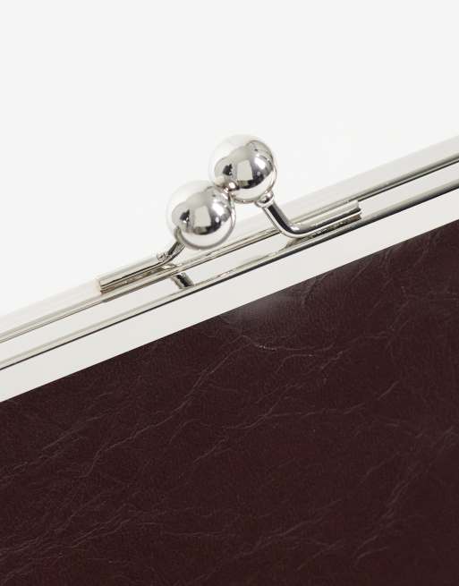ASOS DESIGN high shine oversized frame clutch bag in textured chocolate, 3 of 4