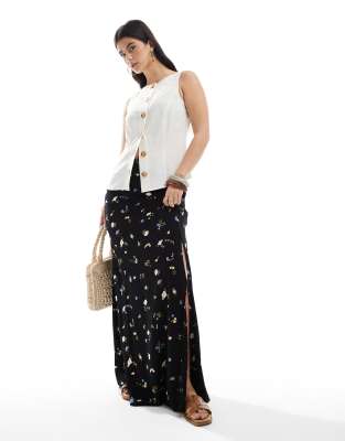 high slit maxi skirt in floral print-Multi