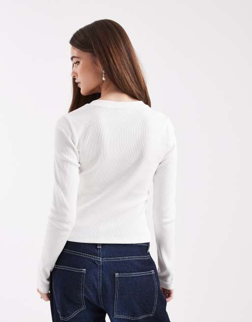 ASOS DESIGN high v-neck long sleeve tee in ecru, 3 of 4