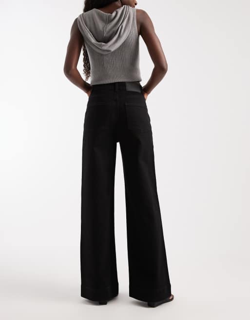 ASOS DESIGN high waist wide leg jeans with front pockets in black, 2 of 5