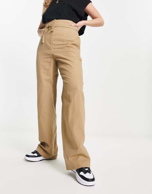 High-waist wide-leg trousers with double dart detail - Light brown