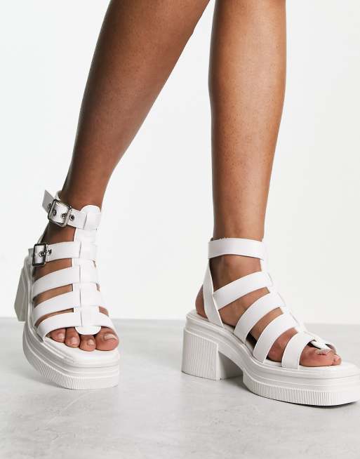 ASOS DESIGN – Highway – Białe sandały na masywnym średnim obcasie