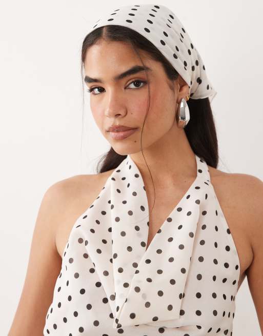 ASOS DESIGN – Hinten gebundenes Neckholder-Oberteil mit Punktemuster und Bandana-Schnitt, 2 von 4