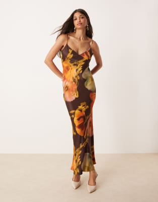 ASOS DESIGN - Hinten gebundenes Satin-Maxikleid mit übergroßem Blumenmuster-Bunt