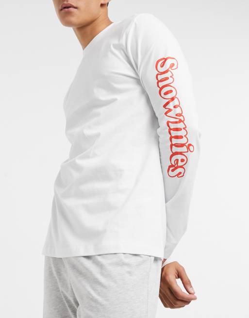 Asos Design His And Hers Mysig Pyjamas Med Shorts Och T Shirt Med Lang Arm Och Julig Snogubbe Asos