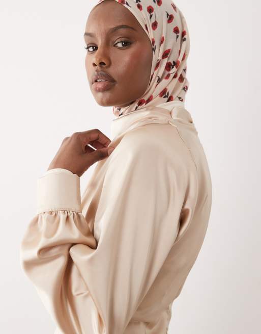 ASOS DESIGN - Højhalset champagnefarvet maxikjole i satin med blondedetaljer, 2 af 4