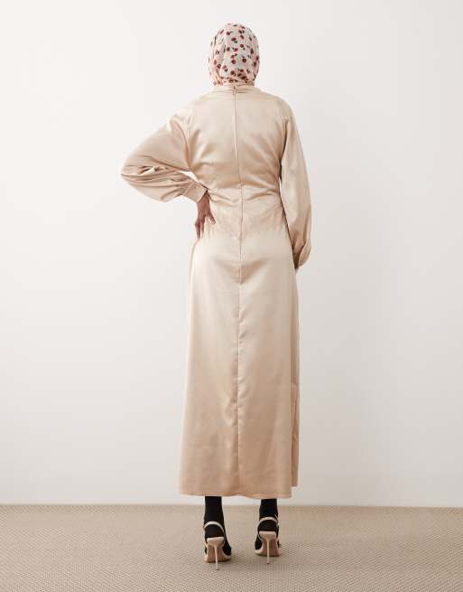 ASOS DESIGN - Højhalset champagnefarvet maxikjole i satin med blondedetaljer, 4 af 4