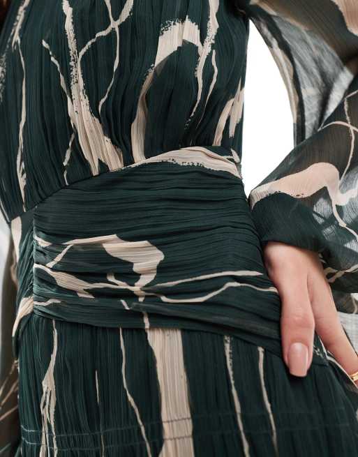 ASOS DESIGN - Højhalset maxikjole med V-detalje, rynker og mørkt print, 4 af 4