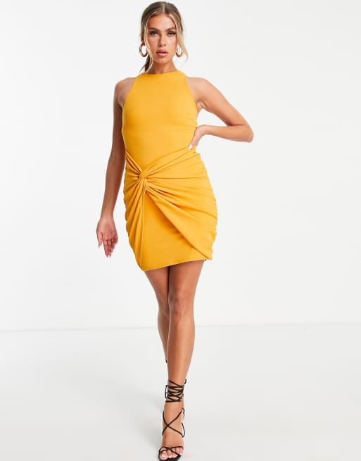 ASOS DESIGN - Højhalset slå-om-minikjole med snoning i sennepsgul