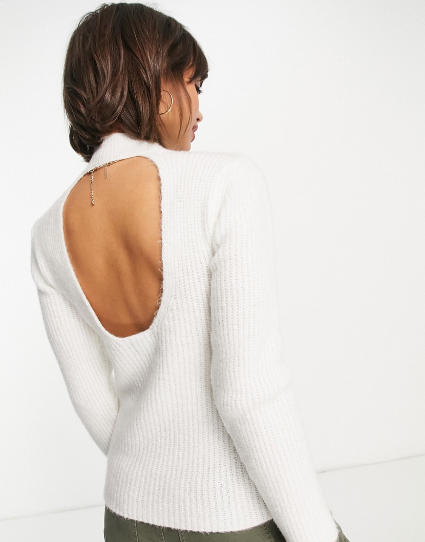 ASOS DESIGN - Højhalset trøje med åben detalje på ryggen i cremehvid