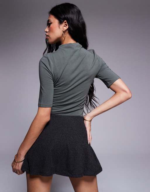 ASOS DESIGN – Hochgeschlossener Body in Khaki mit Dreiviertelärmeln, 2 von 4
