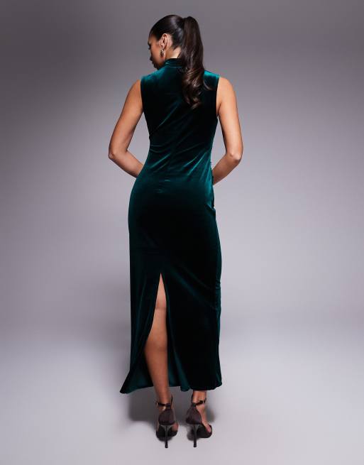 ASOS DESIGN – Hochgeschlossenes, ärmelloses Maxikleid aus Samt in Dunkelgrün, 3 von 4