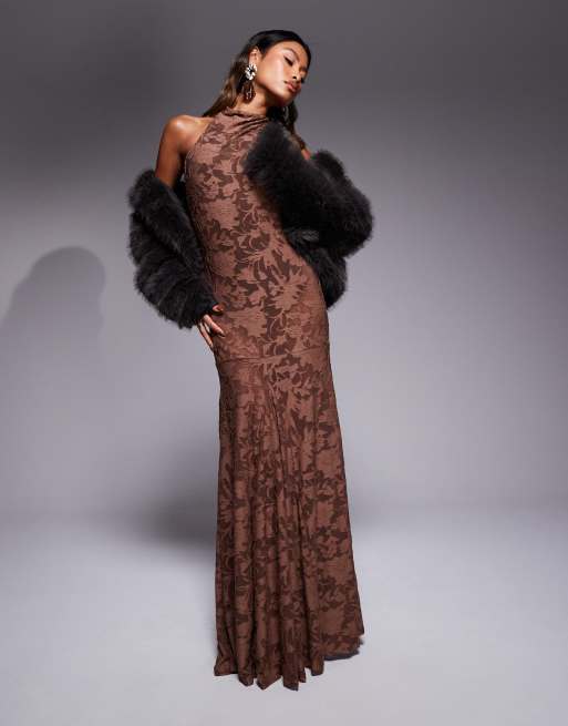 ASOS DESIGN – Hochgeschlossenes, ärmelloses Maxikleid in Braun aus Ausbrenner-Samt, 4 von 4