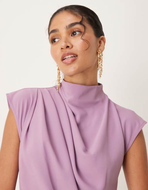 ASOS DESIGN – Hochgeschlossenes, ärmelloses Midikleid in Weintraube mit drapiertem Ausschnitt, 2 von 4
