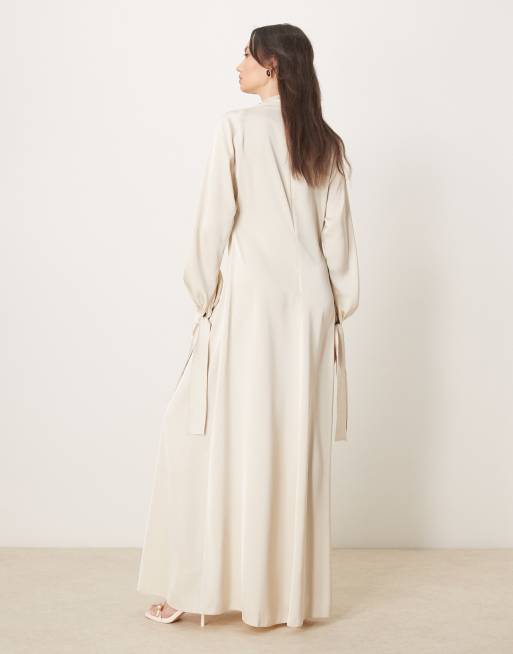 ASOS DESIGN – Hochgeschlossenes Blouson-Maxikleid in Austernweiß, 3 von 4
