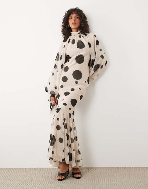 ASOS DESIGN – Hochgeschlossenes Chiffon-Maxikleid mit Polka Dots und Godet-Saum, 2 von 4