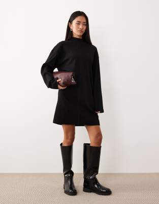 ASOS DESIGN - Hochgeschlossenes, geripptes Minikleid in Schwarz mit Mittelnahtdetail