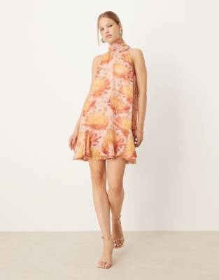 ASOS DESIGN - Hochgeschlossenes Godet-Minikleid mit großflächigem Blumenmuster-Bunt