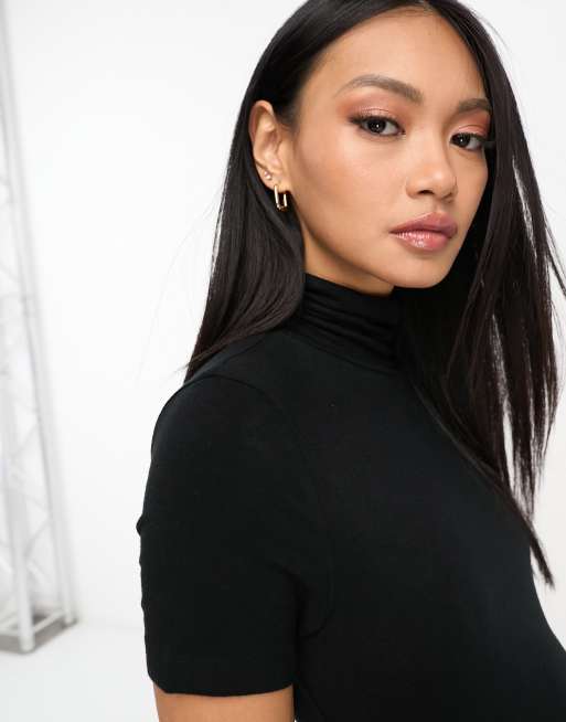 ASOS DESIGN – Hochgeschlossenes, kurzärmliges Oberteil aus Feinstrick in Schwarz, 2 von 4