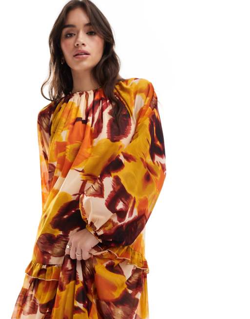 ASOS DESIGN – Hochgeschlossenes Maxi-Hängerkleid mit Rüschendetails und verschwommenem Blumenmuster, 2 von 4