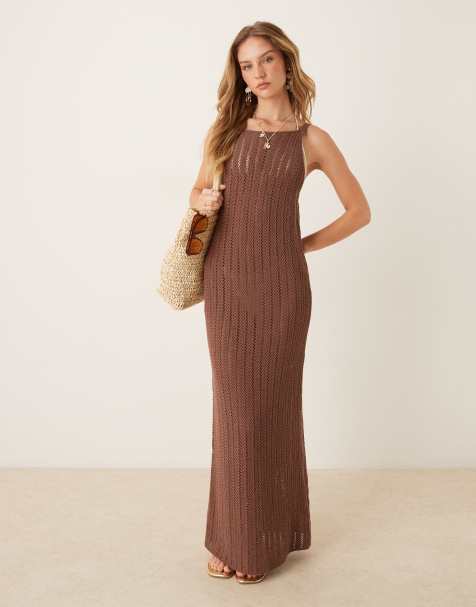 ASOS DESIGN – Hochgeschlossenes Maxikleid aus Häkelstrick in Braun - view 1