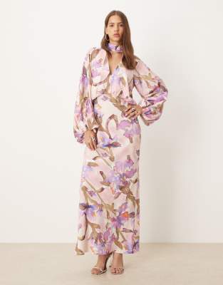 ASOS DESIGN - Hochgeschlossenes Maxikleid in Flieder mit floralem Aquarell-Print, tiefem Ausschnitt und Blousonärmeln-Bu...