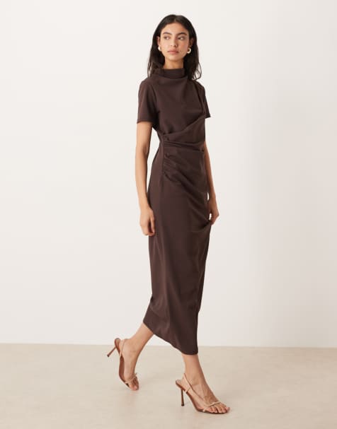 ASOS DESIGN – Hochgeschlossenes Midaxikleid in Schokobraun mit geraffter Drapierung - view 1