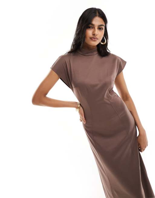 ASOS DESIGN Hochgeschlossenes Midikleid in Taupe mit Flugelarmeln und Ziernahten