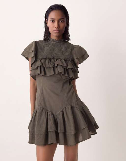 ASOS DESIGN – Hochgeschlossenes Minikleid in Anthrazitgrau mit Raffung und Rüschen, 4 von 4