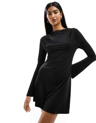 ASOS DESIGN - Hochgeschlossenes Minikleid in Schwarz mit Flügelärmeln