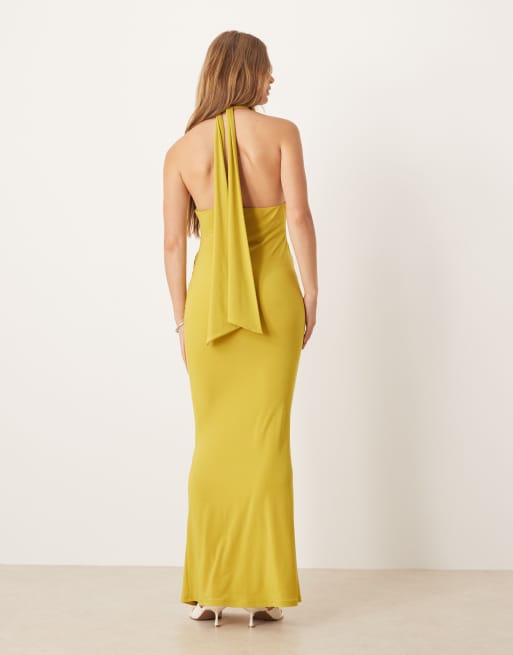 ASOS DESIGN – Hochgeschlossenes Neckholder-Maxikleid in Zitrusgelb mit Spitzeneinsatz, 2 von 4