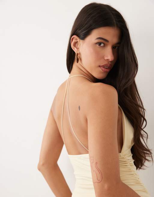 ASOS DESIGN – Hochgeschlossenes Neckholder-Oberteil aus Polyamid in Creme mit geraffter Taille, 3 von 4