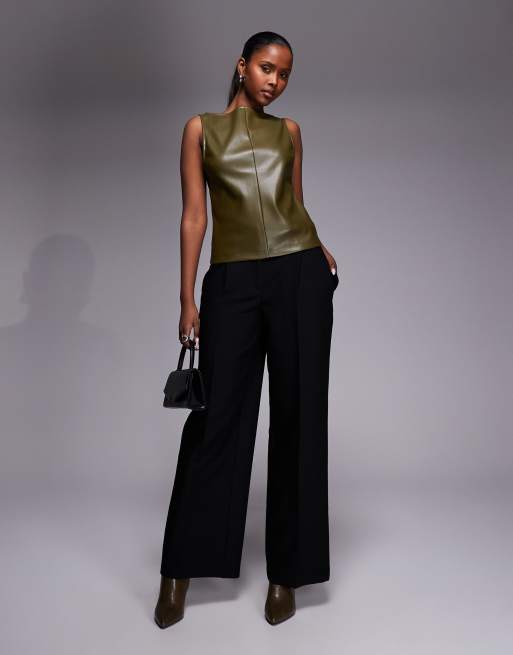ASOS DESIGN – Hochgeschlossenes Oberteil aus Kunstleder in Khaki mit Nahtdetail vorn, 4 von 4