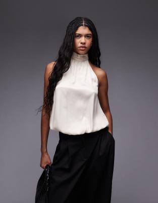 ASOS DESIGN - Hochgeschlossenes Oberteil aus Satin in Ecru mit Ballonsaum-Weiß