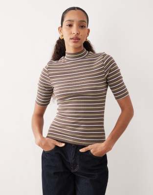 ASOS DESIGN - Hochgeschlossenes Oberteil in Grün mit halblangen Ärmeln und schmalem Rippenmuster