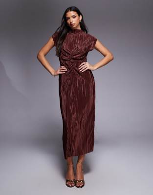 ASOS DESIGN - Hochgeschlossenes Plissee-Midikleid in Schokobraun mit gerafftem Design-Brown