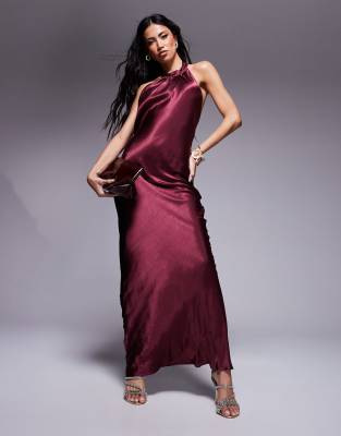 ASOS DESIGN - Hochgeschlossenes Satin-Maxikleid in Burgunderrot mit gebundenem Neckholder