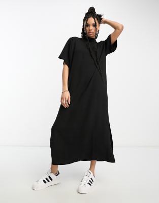 ASOS DESIGN - Hochgeschlossenes Säulen-Midikleid in Schwarz mit Oversize-Passform-Black