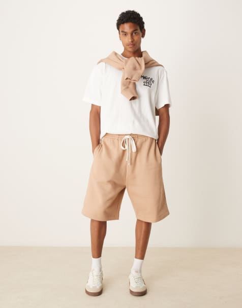 ASOS DESIGN – Hochwertige Shorts aus schwerem Stoff in Beige mit Stickerei auf der Gesäßtasche - view 1