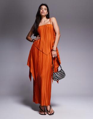 ASOS DESIGN - Hochwertiges, doppellagiges Plissee-Maxikleid in Rostrot mit eckigem Ausschnitt und weitem Saum-Orange