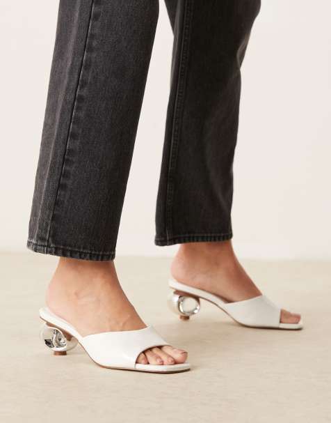 ASOS DESIGN – Holbrook – Mules in Weiß mit Absatz aus Metall - view 1