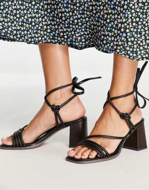 ASOS DESIGN - Hollow - Sorte sandaler med mellemhøj hæl og bindebånd om benet , 3 af 4