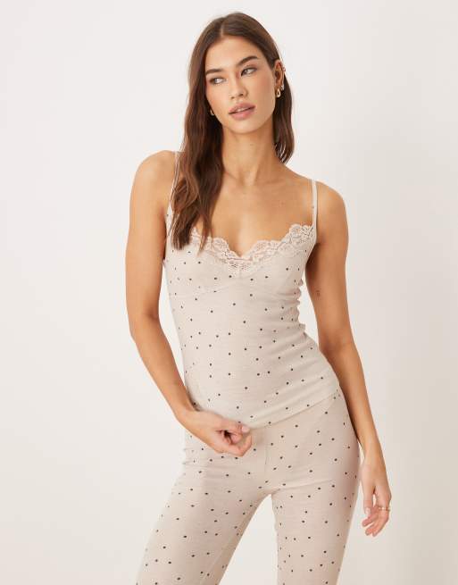 ASOS DESIGN – Honey – Anschmiegsames Pyjama-Camisole in Cremeweiß mit Polka Dots und Spitzenborte