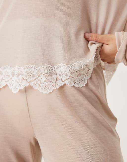 ASOS DESIGN – Honey – Mix & Match – Transparentes, langärmliges Pyjama-Oberteil in Braun mit Spitzenbesatz, 3 von 4